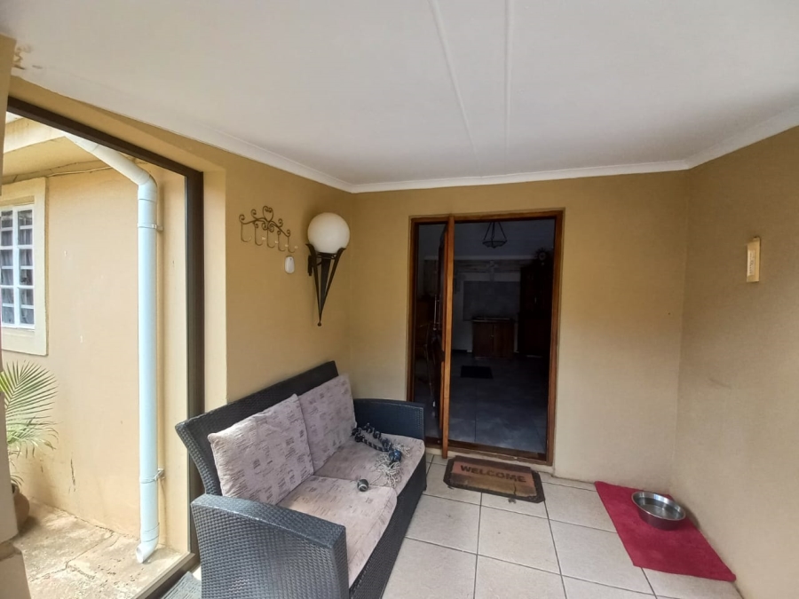 To Let 2 Bedroom Property for Rent in Jeffreys Bay Central Eastern Cape